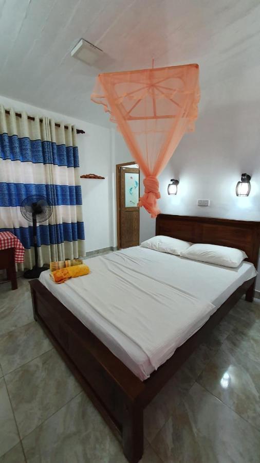 Guesthouse Kind And Love Hikkaduwa Esterno foto