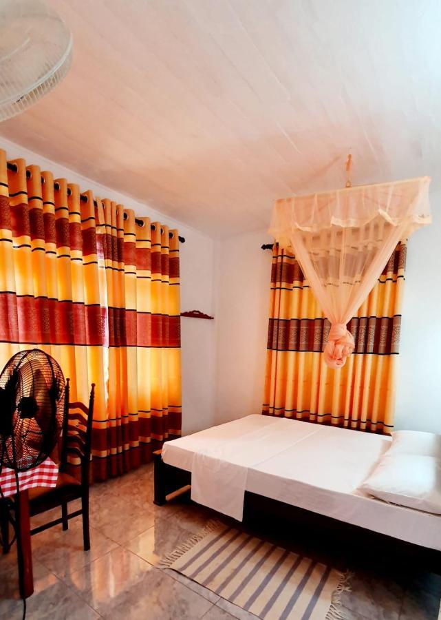 Guesthouse Kind And Love Hikkaduwa Esterno foto