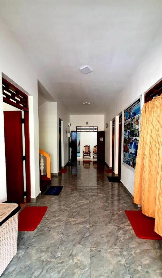 Guesthouse Kind And Love Hikkaduwa Esterno foto