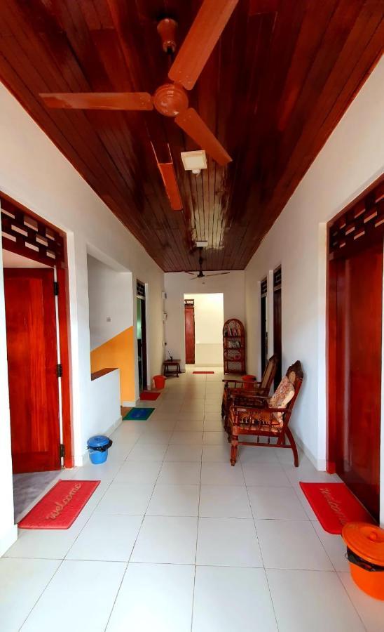 Guesthouse Kind And Love Hikkaduwa Esterno foto