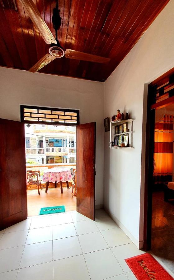 Guesthouse Kind And Love Hikkaduwa Esterno foto