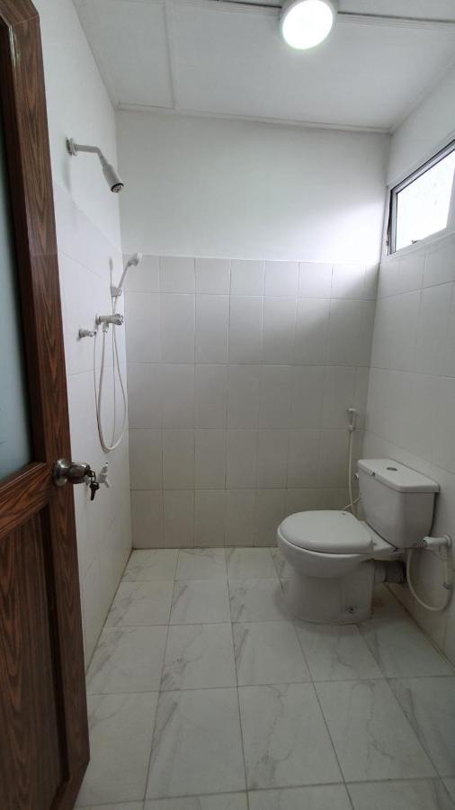 Guesthouse Kind And Love Hikkaduwa Esterno foto