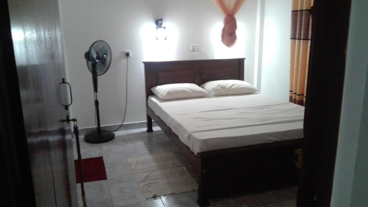 Guesthouse Kind And Love Hikkaduwa Esterno foto