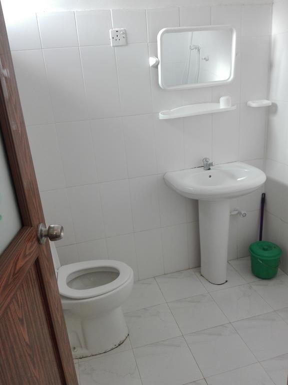 Guesthouse Kind And Love Hikkaduwa Esterno foto