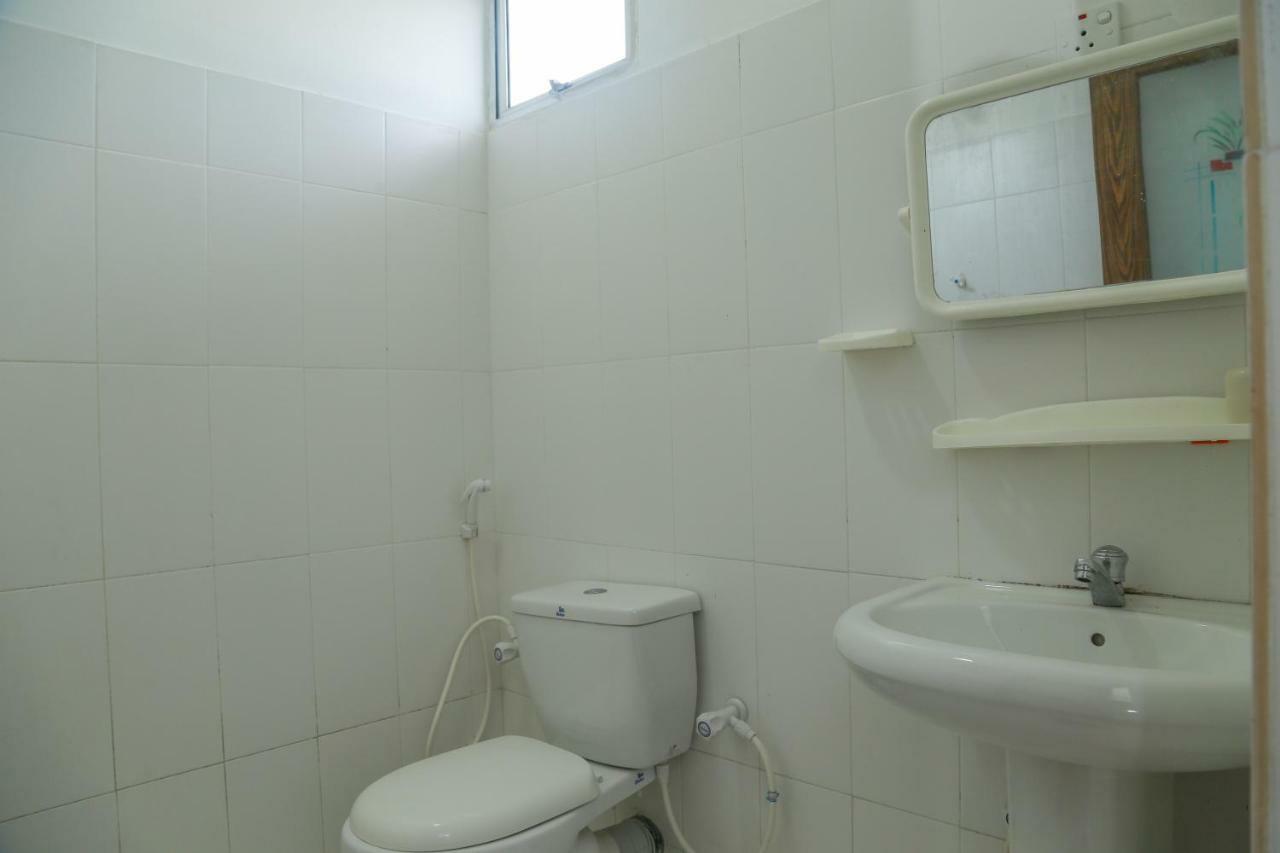 Guesthouse Kind And Love Hikkaduwa Esterno foto