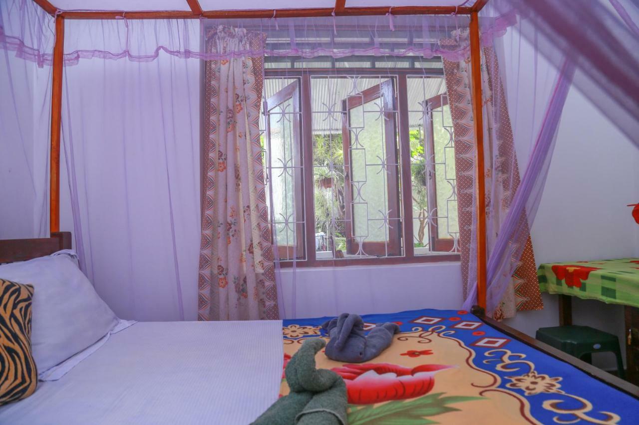 Guesthouse Kind And Love Hikkaduwa Esterno foto