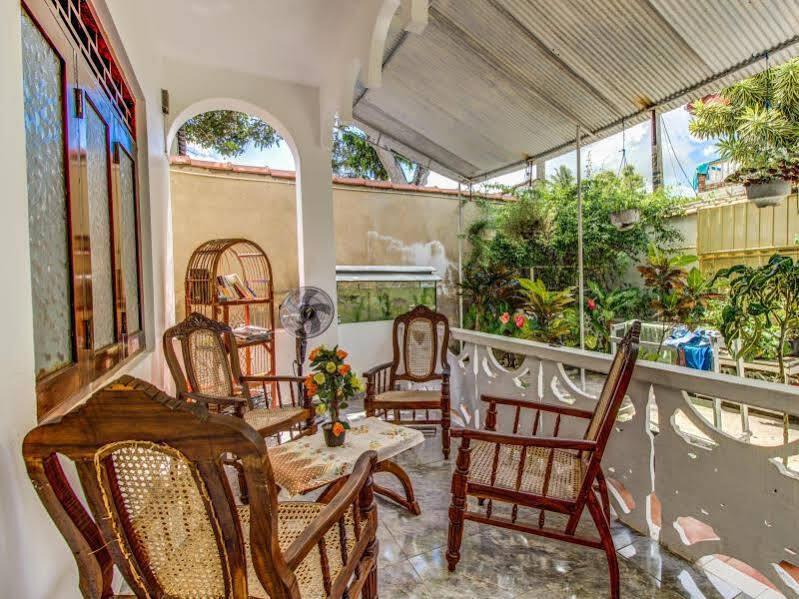Guesthouse Kind And Love Hikkaduwa Esterno foto